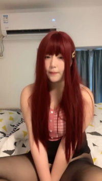 一头红发丰满妹妹！新人下海小秀！丰乳肥臀紧致小穴，开档丝袜抬起双腿，圆润大肥臀极度诱惑