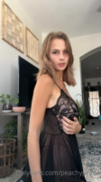 Peachy Babe 001