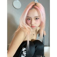Vyvan Le Bathroom
