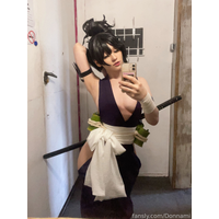 DonnaLoli Yuzuriha