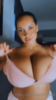 Thegirlinred0