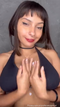 Joélika AkiiraOficial