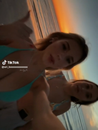 Ariana White ari_boo