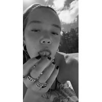 2022-12-31_u6uyp1aWWVorbsmDSXso6.1034 (@olivia.ponton)
