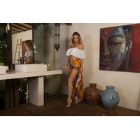 2018-07-27 Bexie Williams in Peeking In
